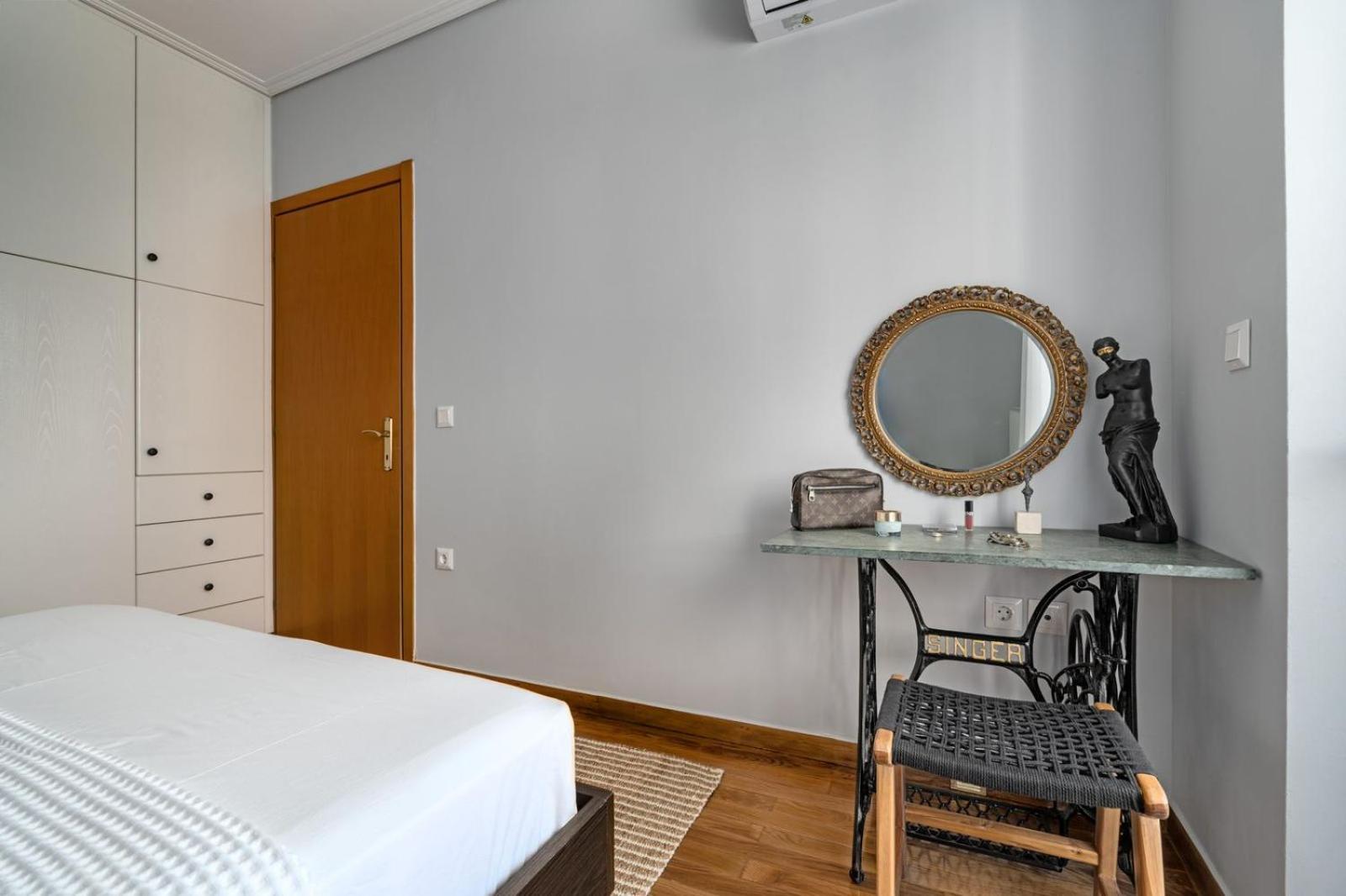 Luxurious Coastal Retreat In Central Glyfada Атина Екстериор снимка