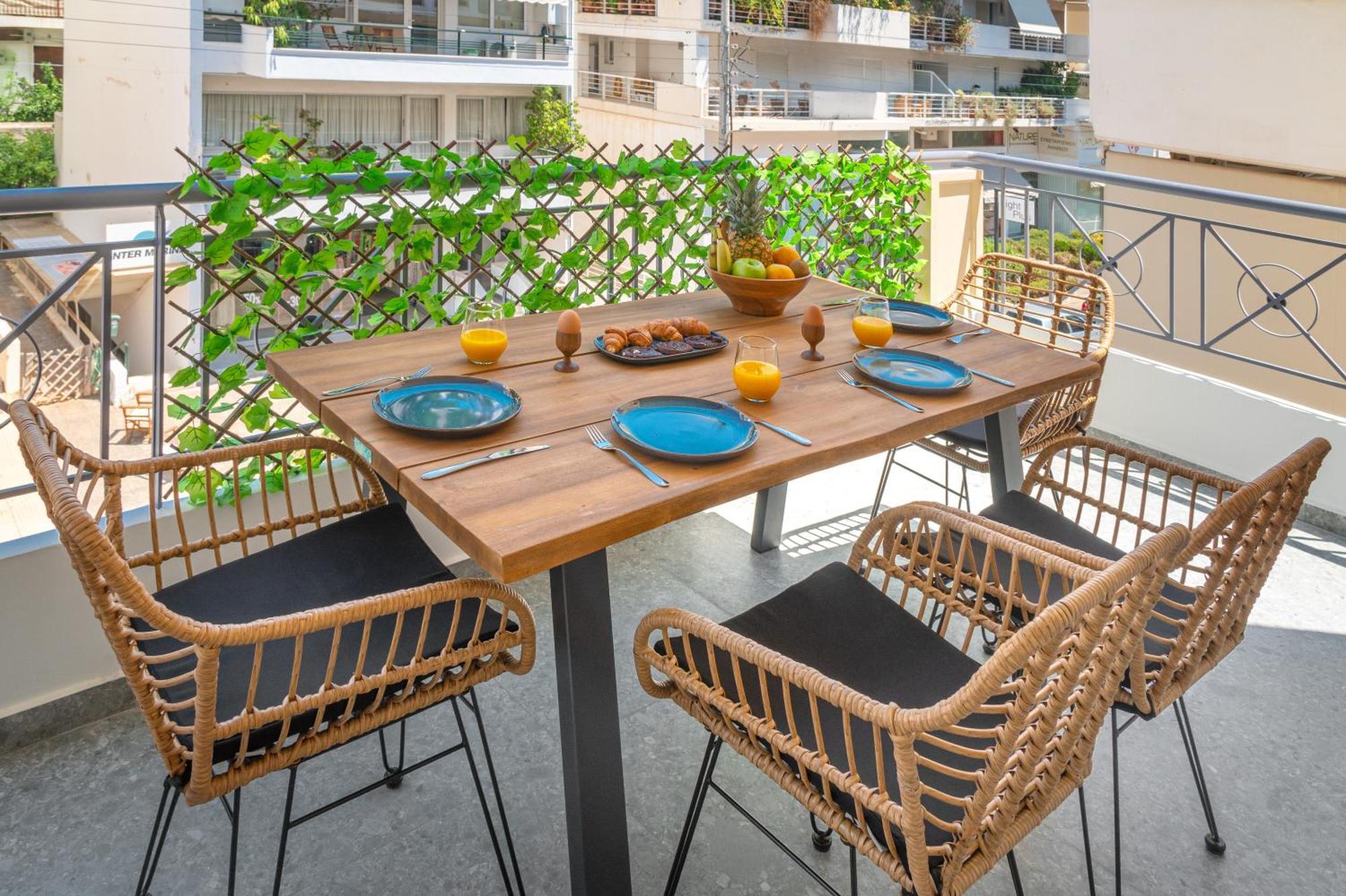 Luxurious Coastal Retreat In Central Glyfada Атина Екстериор снимка