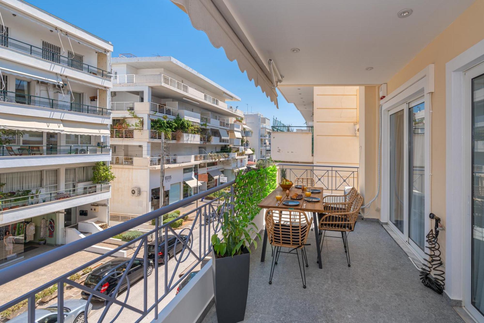 Luxurious Coastal Retreat In Central Glyfada Атина Екстериор снимка