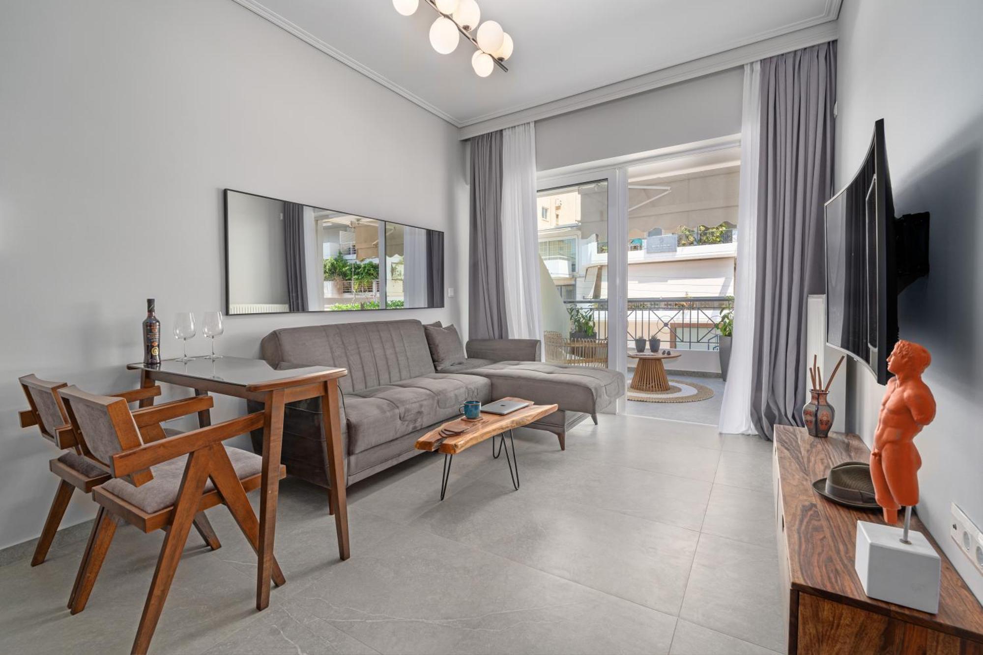 Luxurious Coastal Retreat In Central Glyfada Атина Екстериор снимка
