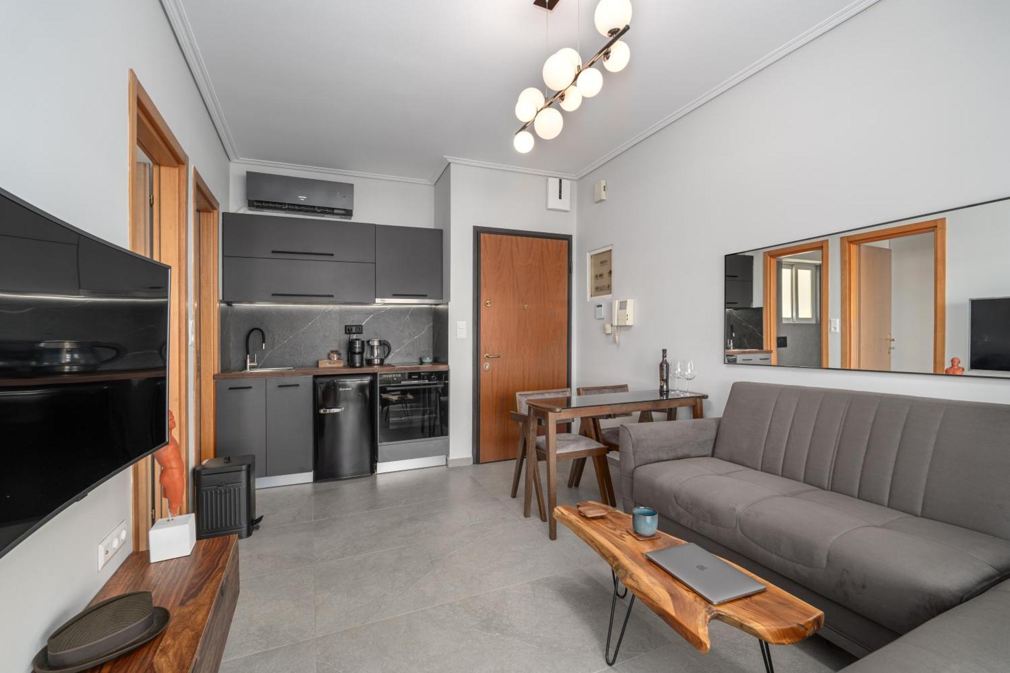 Luxurious Coastal Retreat In Central Glyfada Атина Екстериор снимка